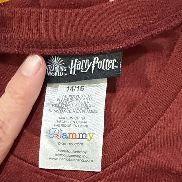 Harry Potter Kids' Maroon and Gold Pajama Set - Picture 2 of 6
